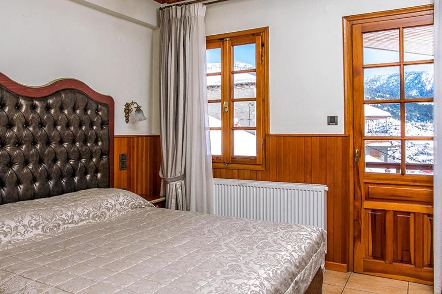 Hotel Apollon Мецовон Экстерьер фото